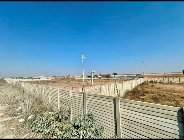 2,268M² VACANT LAND FOR SALE IN LADINE